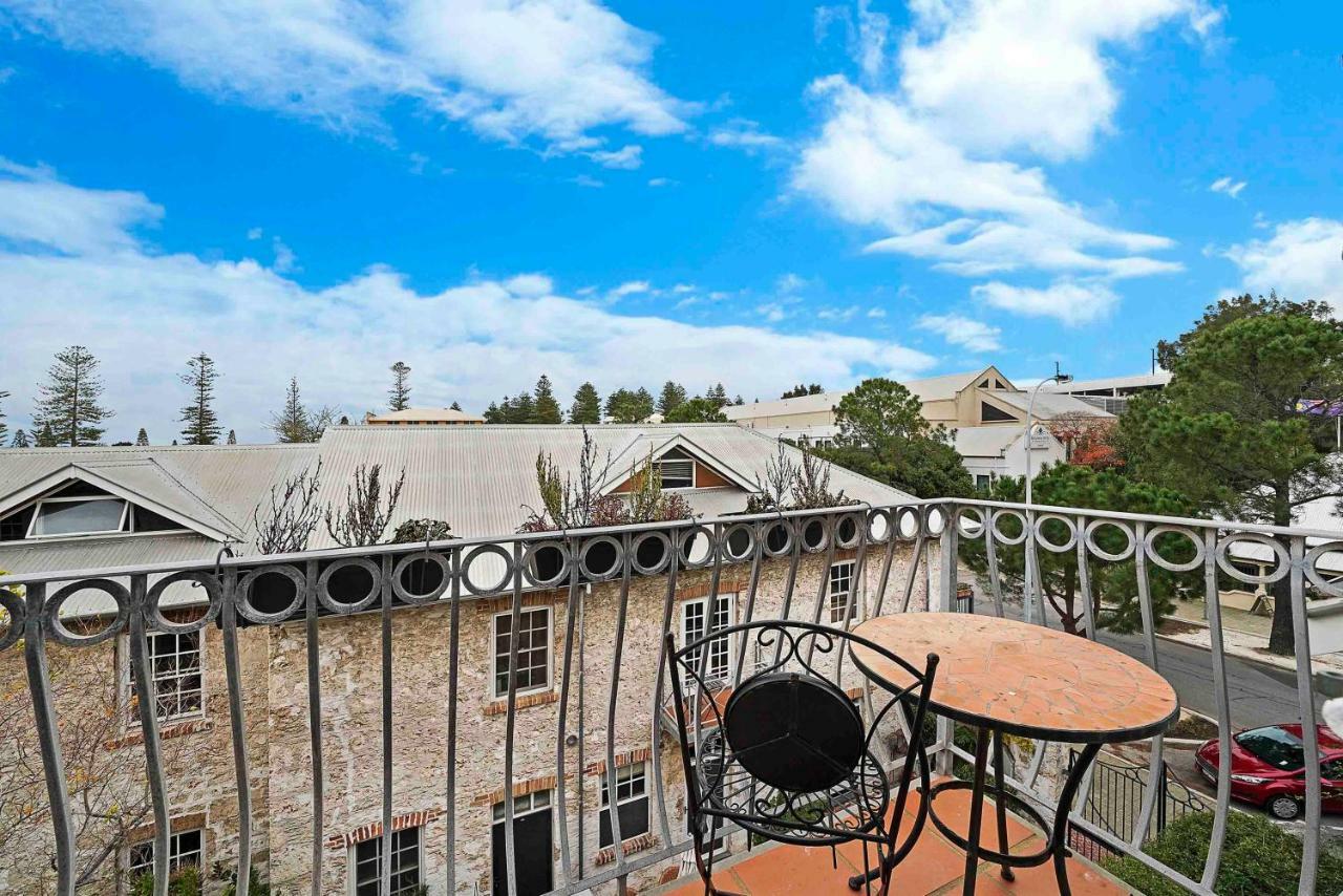 Fremantle Port Mill Bed & Breakfast - Unique Accommodation Exterior foto