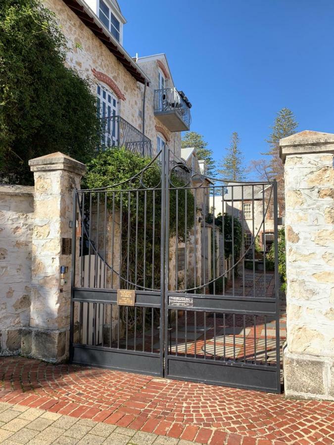 Fremantle Port Mill Bed & Breakfast - Unique Accommodation Exterior foto